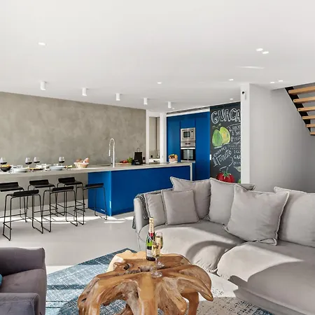 Karat Blue ヴィラ アデヘ